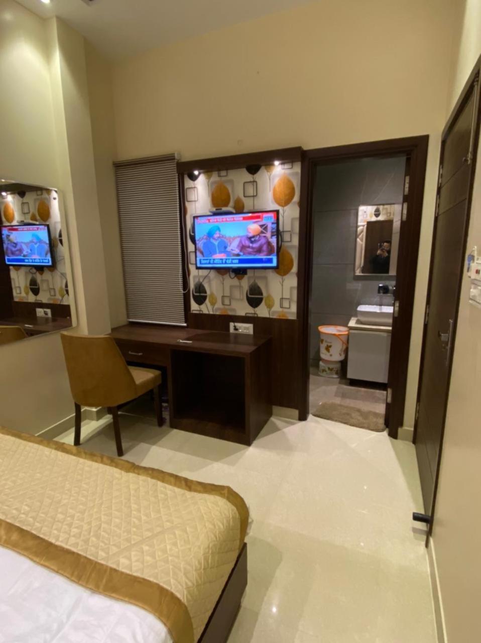 Hotel Blossom Inn Amritsar Exterior foto