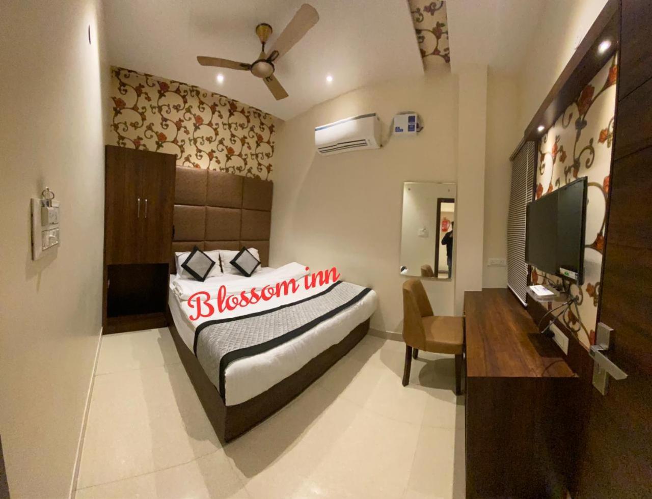 Hotel Blossom Inn Amritsar Exterior foto